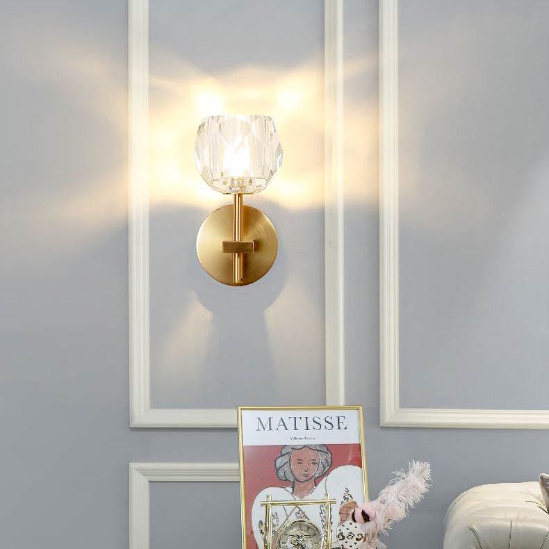 Modern Style Wall Lighting Fixture Gold Shaded Wall Mounted Light with Crystal Shade