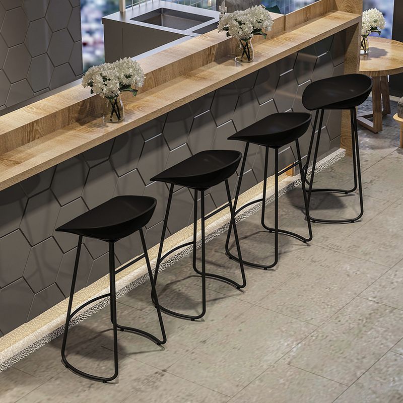 Industrial Plastic Counter Stool Armless Bar Stool with Metal Base