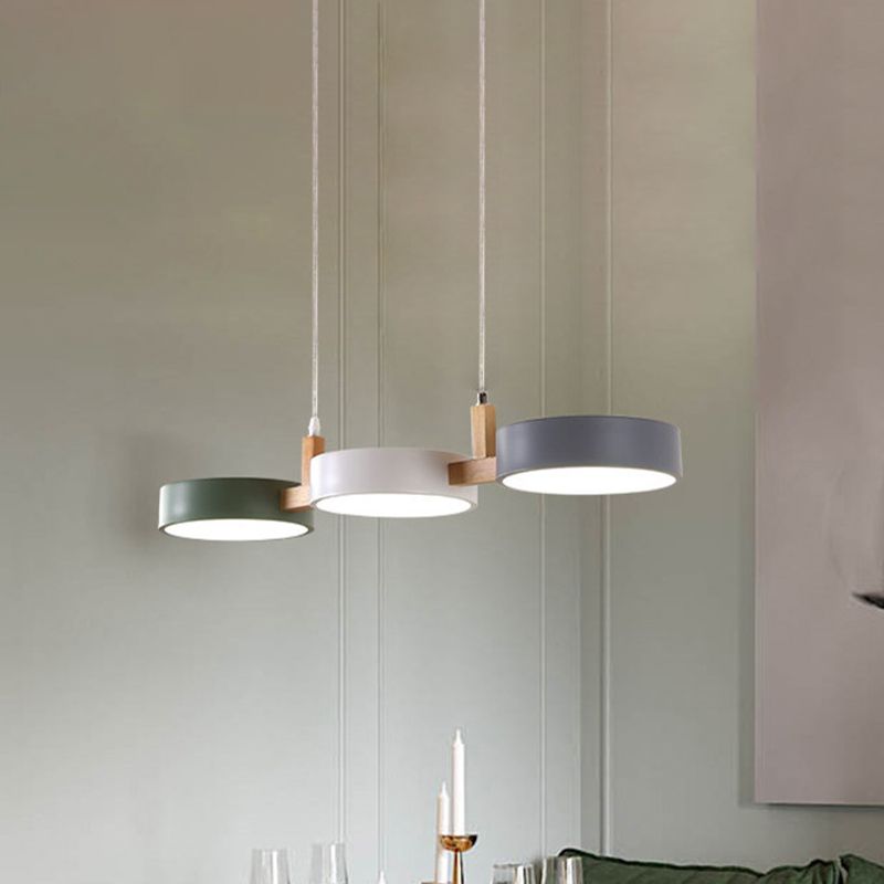 Metallzylinder Multi-Light-Anhänger Nordic 3 Kopf weißgrau-grüne Deckenlampe mit Holzarm