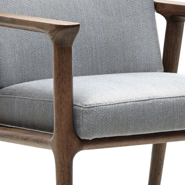 Traditional Solid Back Dining Armchair Upholstered Arm Chairs with Wood Legs