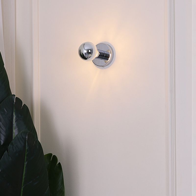Round Sconce Light Fixtures Modern Style Metal 1 Light Wall Mount Lamp in Silver
