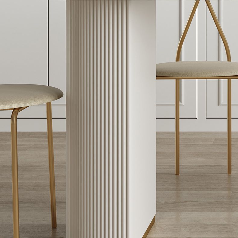 Table à manger ovale en pierre avec base blanche moderne pour salon