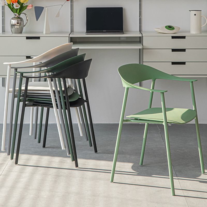 Modern Indoor-Outdoor Dining Arm Chair Plastic Arm Chair with Metal Legs
