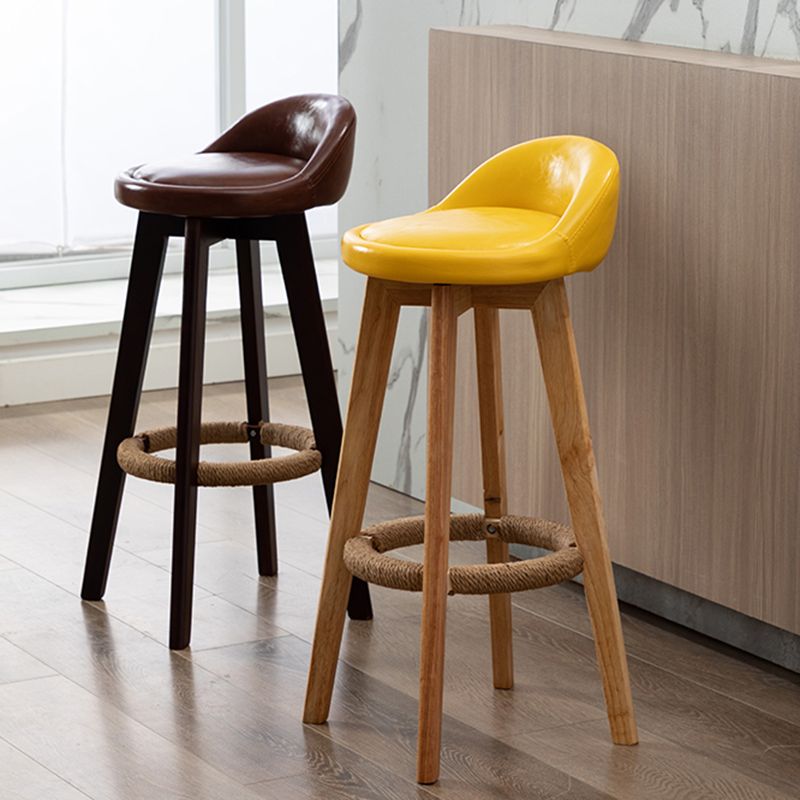 Nordic Wood Drehbarer Barhocker, niedrige Rückenlehne, hoher Innenhocker mit Polsterung