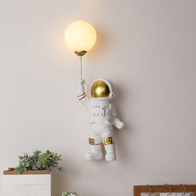 1 - Light Resin Wall Lighting Fixture , Astronaut and Globe Shape Wall Light