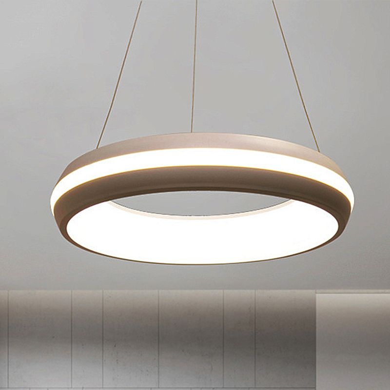 Donut Metal Metal Modernista LED White/Grey Hanging Lighture en tercera marcha, 19 "/25" de ancho