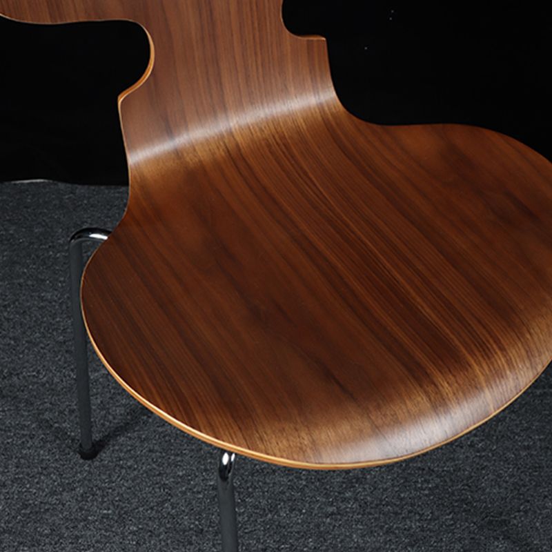 Silla de comedor de madera escandinava con respaldo de orejas y acabado mate (juego de 4)