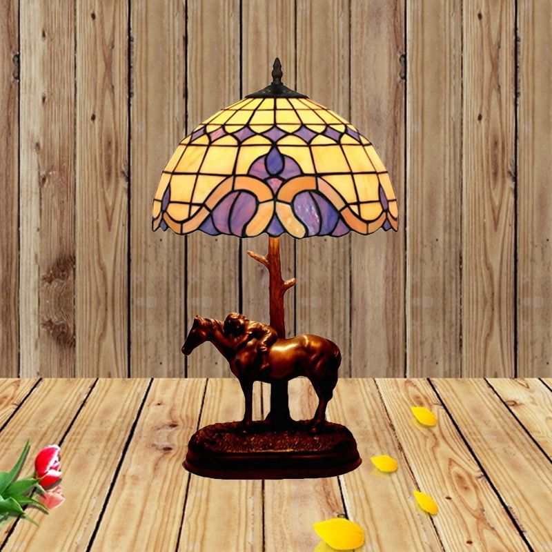 Lampada da tavolo per bambini che trasporta cavalli in resina Lampada da notte per caffè a 1 testa in stile Tiffany con paralume in vetro colorato a griglia