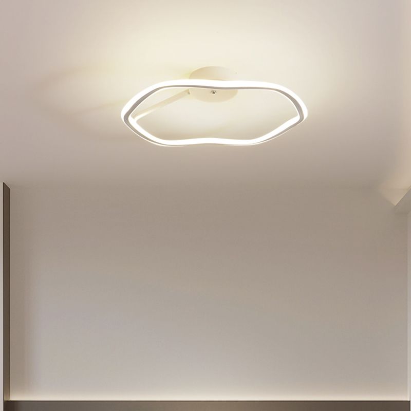 Metal Minimalism 1-Light Flush Mount Lamp Linear Flush Ceiling Light for Bedroom