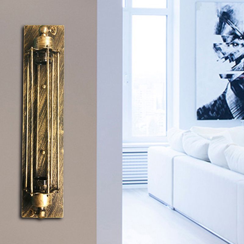 1 hoofdwand SCONCE verlichting Retro industriële lineaire smeedijzeren wandlamp met kooi -schaduw in verouderd messing