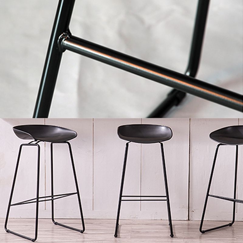 Modern Style Bar-stool Sled Legs with Iron Footrest Low Back Barstool for Kitchen