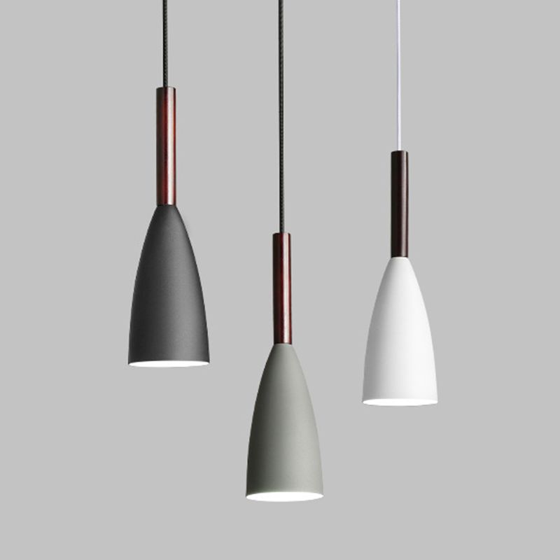 Luz de colgante de hierro lacado en la moderna lámpara de colgantes de madera de estilo nórdico para el comedor