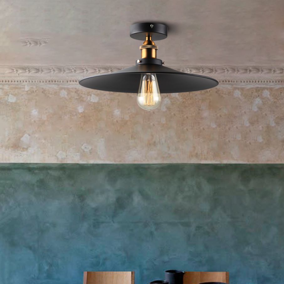 Noir près de lampe à plafond style industriel metal de plafond évasé