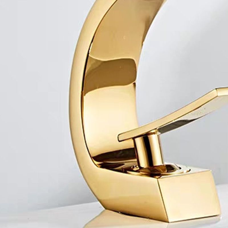 Light Luxury Bathroom Faucet Single Hole Basin Lavatory Faucet with Lever Handle