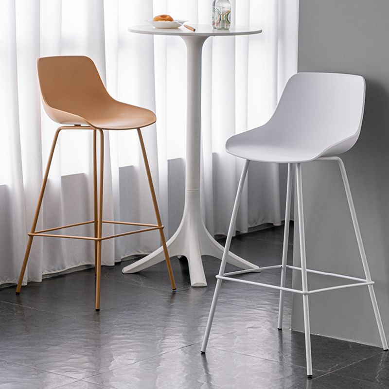 Contemporary Style Bar-stool Plastic Counter Bar Stool for Kitchen Bar with Metal Legs
