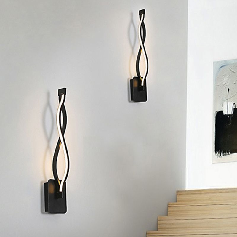 Amplia de pared lineal de LED negro en la lámpara de pared de hierro forjado de estilo conciso moderno con sombra de silicona