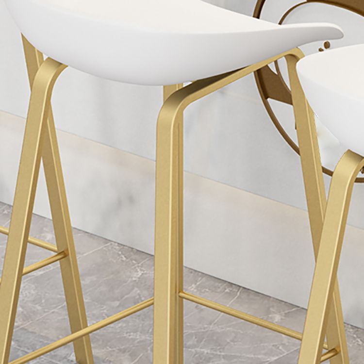 Modern Backrest Counter Stool Iron Bar Stool with Acrylic Seat and Pedal for Milk Tea Shop