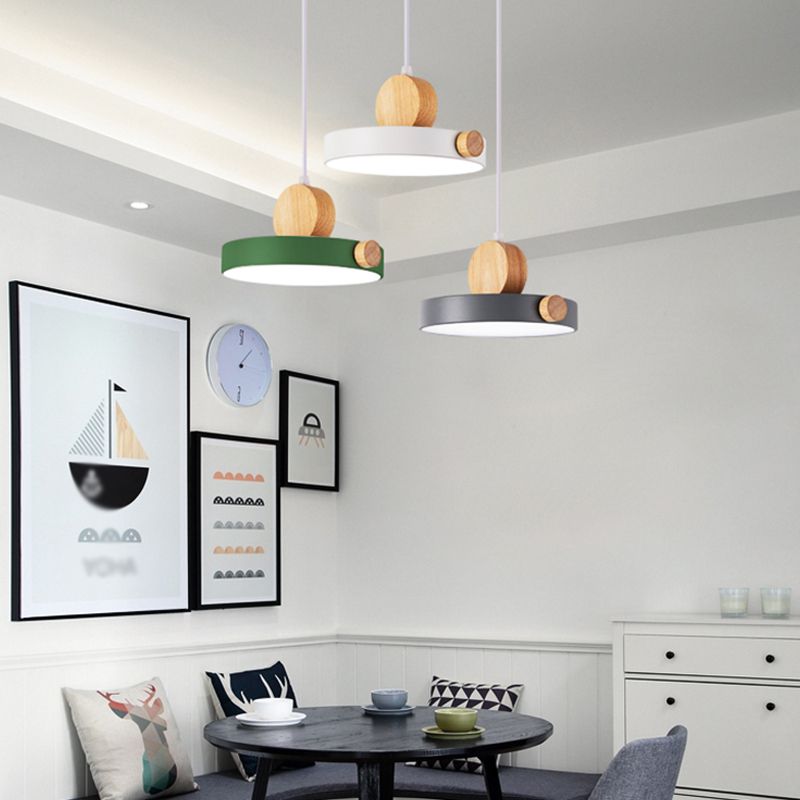 Forme de gâteau ronde Éclairage suspendu moderne Macaron Style Metal 1 Pendant léger