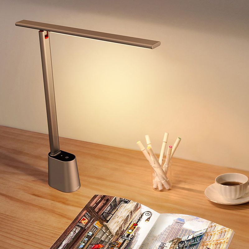 Lampe de table à LED concise moderne lampe de table linéaire en métal pour chambre à coucher