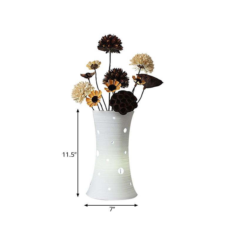 5,5 "/7" W Keramik weiße Nachttisch Leichte Vase LED Pastoral Night Tischlampe mit getrocknetem Blütendekoration