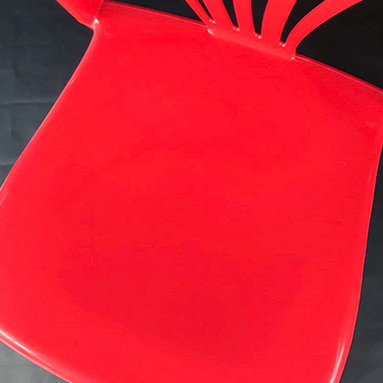 El plástico del estilo contemporáneo que cena la silla sin brazos del brazo del apilamiento de la parte posterior del listón de las sillas