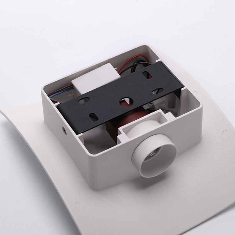 1 Light Metal Wall Light Modern Style Square Shape Wall Mount Light Fixture in White