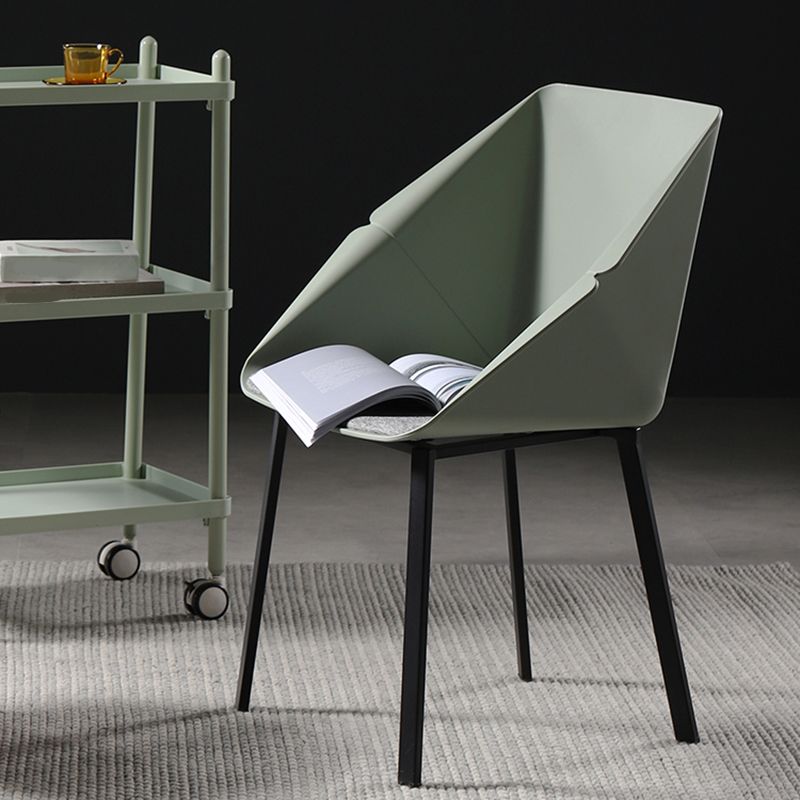 Silla de comedor de metal de estilo industrial Silla de comedor con respaldo sólido y brazo