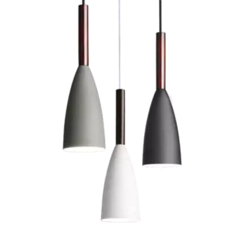 Luz de colgante de hierro lacado en la moderna lámpara de colgantes de madera de estilo nórdico para el comedor