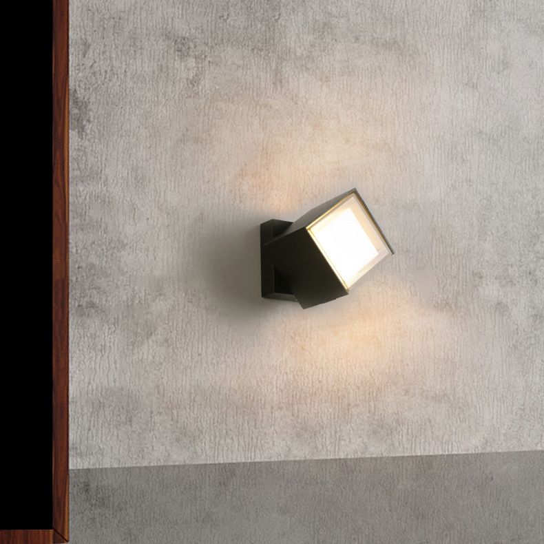 Lámpara de pared LED rotativa cuadrada con sombra acrílica transparente al aire libre de iluminación impermeable al aire libre