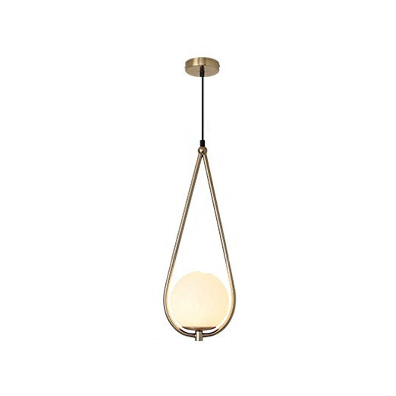 Goldene Kugel Drop Lampe zeitgenössische 1 Glühbirnen -Creme -Glas -Deckenleuchte für Schlafzimmer