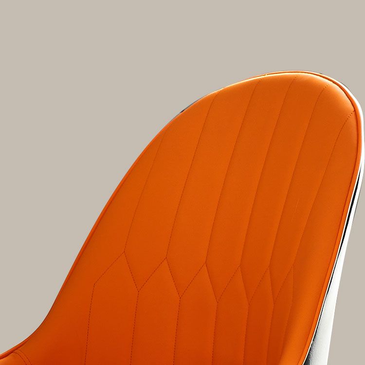 Silla lateral de comedor de cuero de diseño escandinavo Sillas laterales con brazo trasero sólido