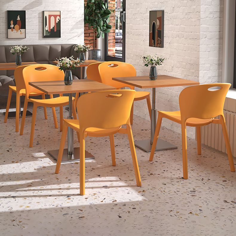 El comedor plástico contemporáneo preside la parte posterior abierta sin brazos que cena la silla lateral para el uso en el hogar