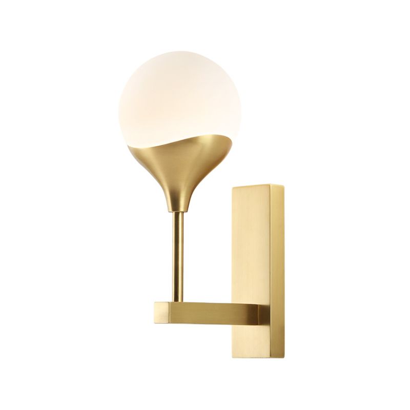 1 Glühbirnenschlafzimmer Wandleuchte Minimaler Messing -Wandleuchten mit Globe Creme Glass Schatten