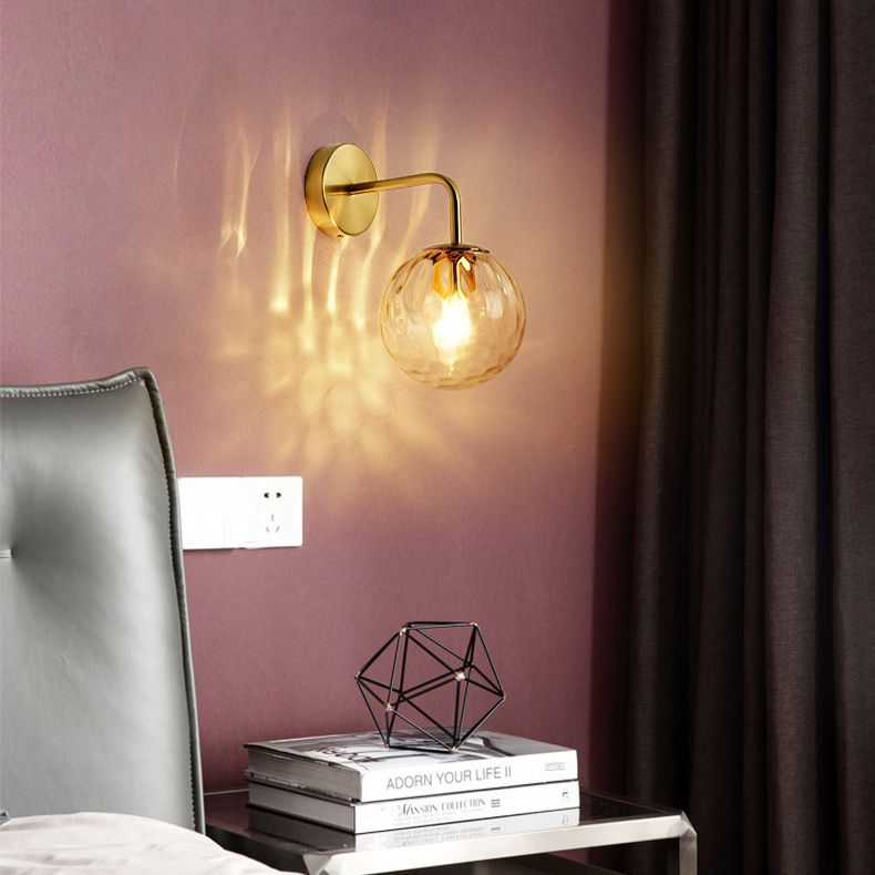 Orb Leuchtenbeleuchtung industriell geblasenes Glas 1-Licht-Wandlampen in Gold und Schwarz