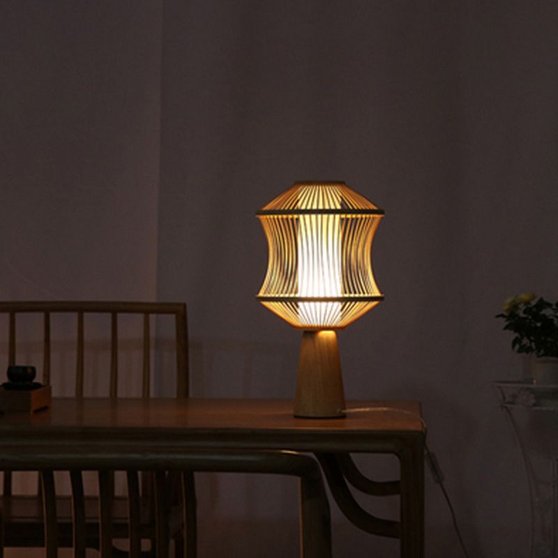 Lampada da lavoro conica Lampada da scrivania beige a 1 testa in legno giapponese con paralume in bambù