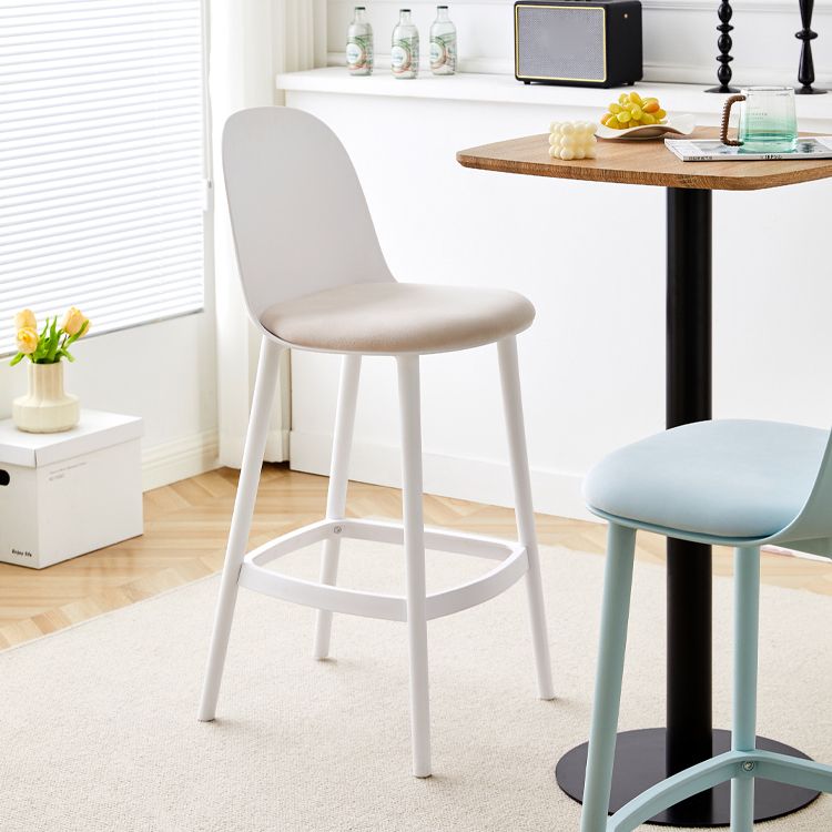 Contemporary Low Back Indoor Armless Plastic Bar Stool with Footrest
