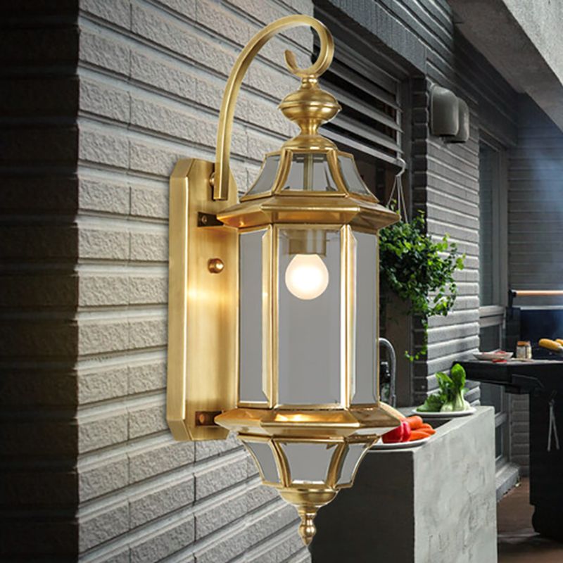 Traditionalism Lantern Wall Mount Light Single Bulb Metal Wall Lighting Fixture in Gold