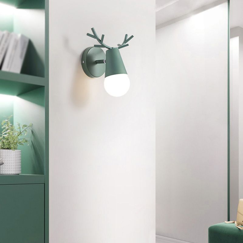 Atletas de hierro Luz de la pared Simple Modern Style 1 Luz de montaje en la pared interior de luz.