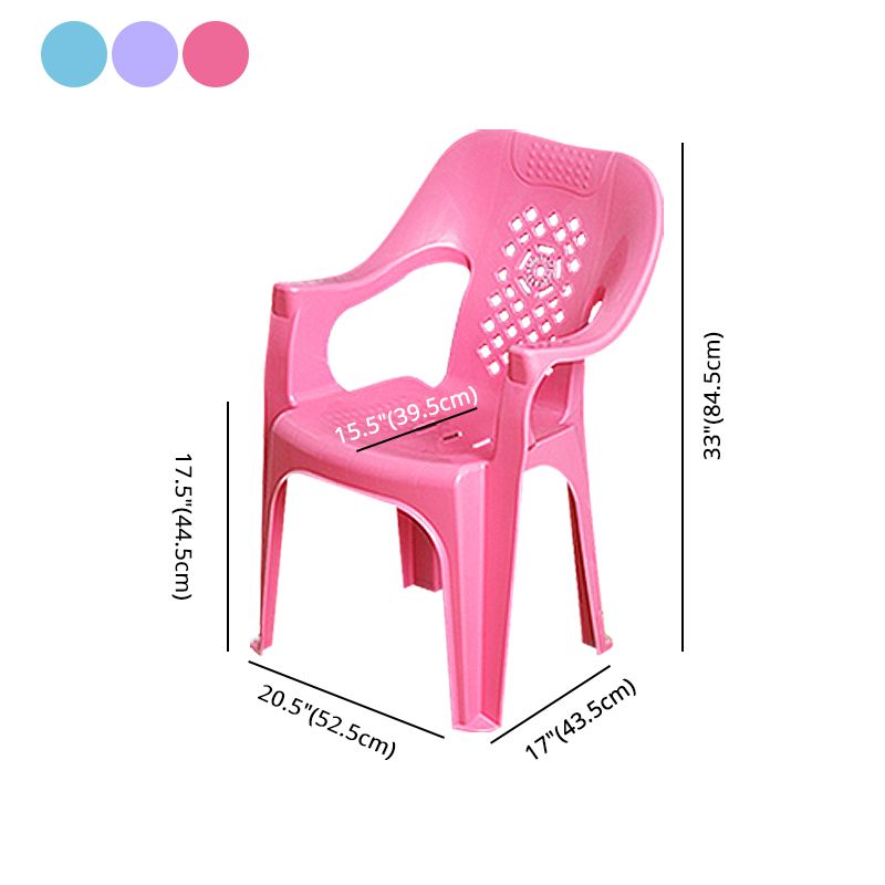 El plástico moderno que cena el brazo preside el hogar apilable interior que cena el sillón