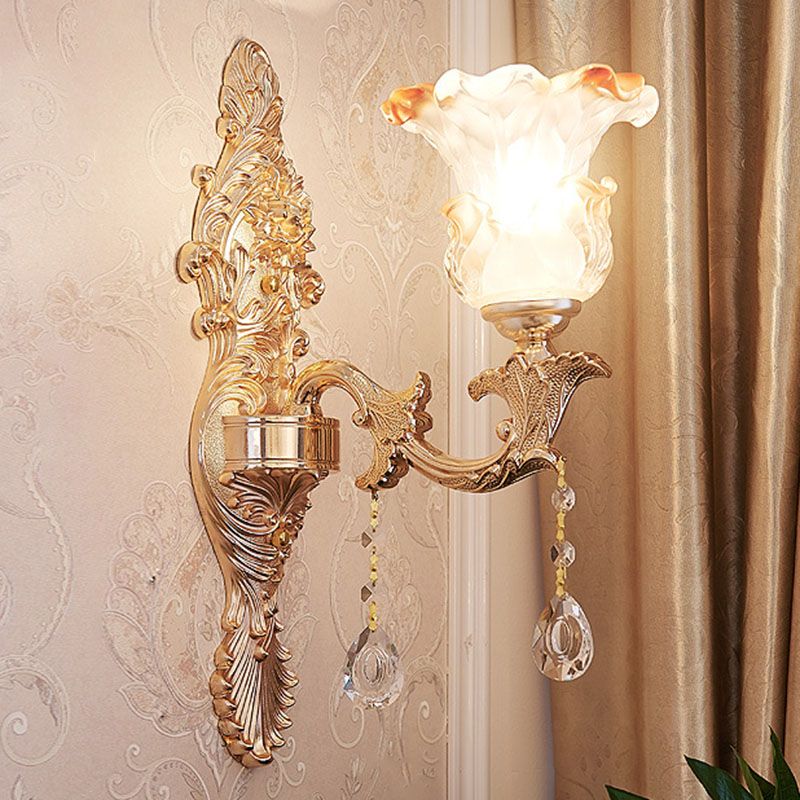 Lámpara de montaje de pared del brazo del brazo del oro del oro Simple Light Metallic Wall Light con acento de cristal