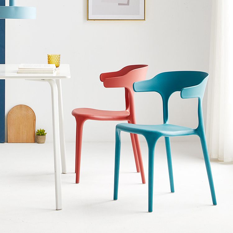 Kunststoff moderner Küchenseitenstuhl 20 '' breiter mattes Finish Armstuhl mit 4 Beinen