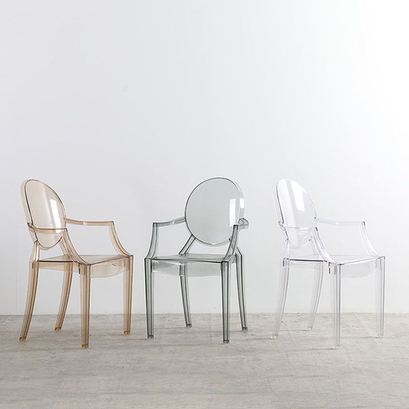 Silla lateral plástica apilable de comedor con parte posterior abierta del brazo de diseño nórdico