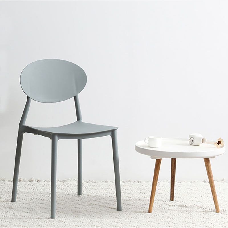 Silla contemporánea con respaldo abierto, silla lateral sin brazos con patas de plástico