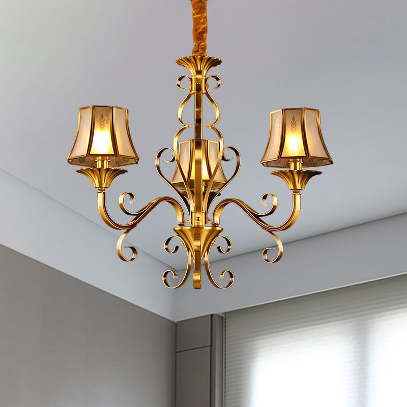 Gebogener Armmetall Deckendecker Krachen Kronleuchter Kolonialismus 3/5/6 Köpfe Wohnzimmer -Federung Lampe in Gold mit beige gefrostetem Glasgell Schatten