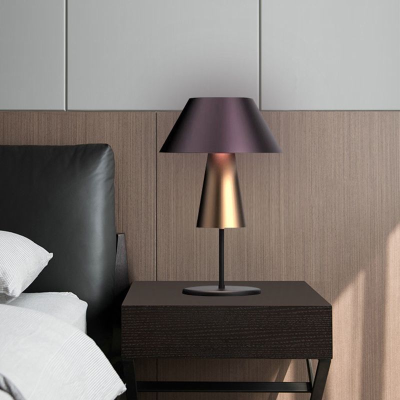 Metaalachtige 2-laags kegel nachtverlichting eenvoud 1 had bruine nachtkastje lamp voor het bed
