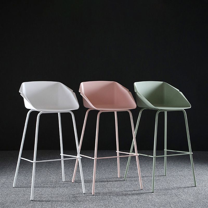 29-Zoll-Moderne Counter Bar Stool Armless Plastic Innenstuhl mit Fußstütze