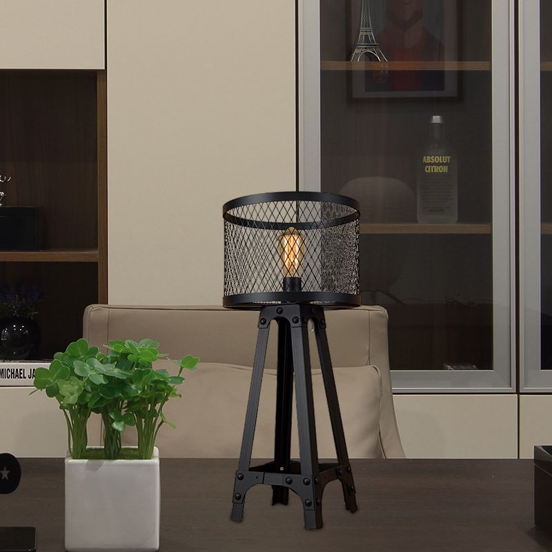 Drum Mesh Metal Shade Table Lighting Retro Stylish 1 Light Farmhouse Standing Floor Light with Tripod Design in Black
