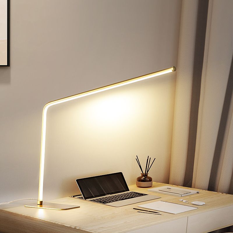 Noordse stijl LED -tafellamp moderne bureaulamp voor studieslaapkamer