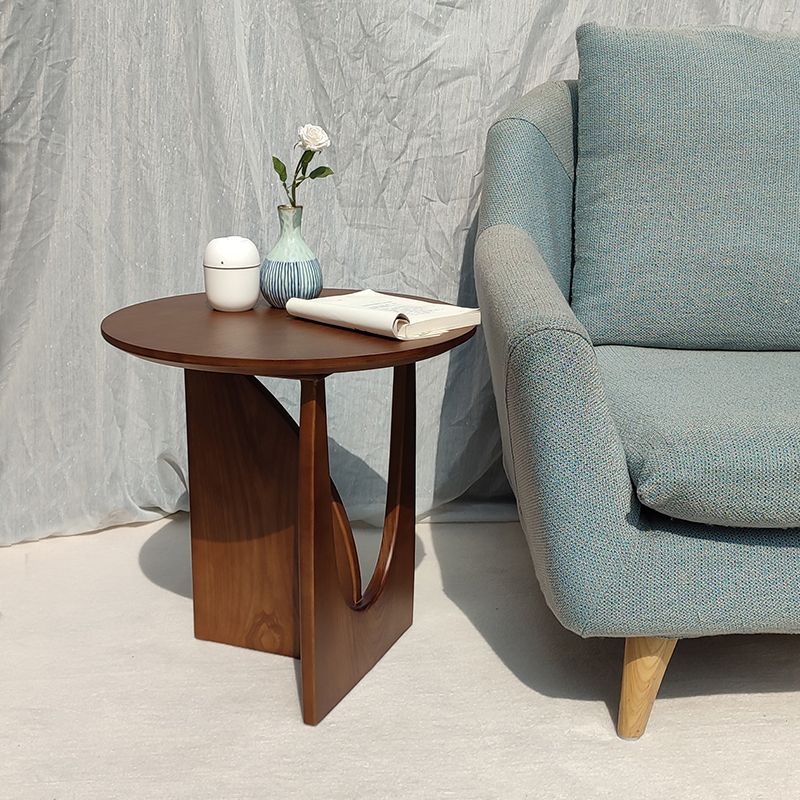 Scandinavian Round Wooden Top Side Table 19.6-inch Abstract End Table