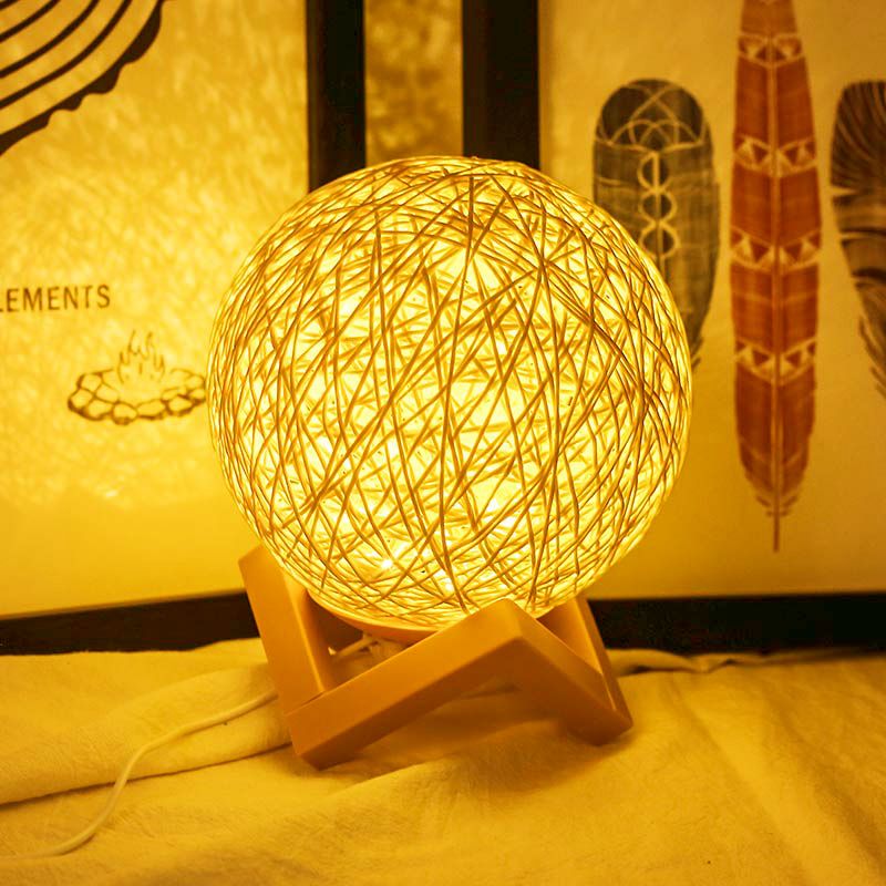 Lampada notturna di bambù Globe contemporanea 1 illuminazione da tavolo da finitura giallo chiaro con base di legno